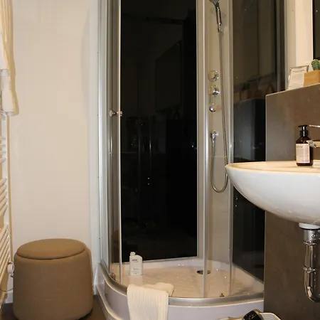 Gaestehaus Friedrichstrasse - Geraeumiges Mit Eigenem Bad *