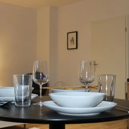 Gaestehaus Friedrichstrasse - Geraeumiges Mit Eigenem Bad Kwatera prywatna