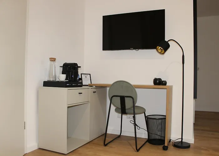 Gaestehaus Friedrichstrasse - Geraeumiges Mit Eigenem Bad Homestay Paderborn