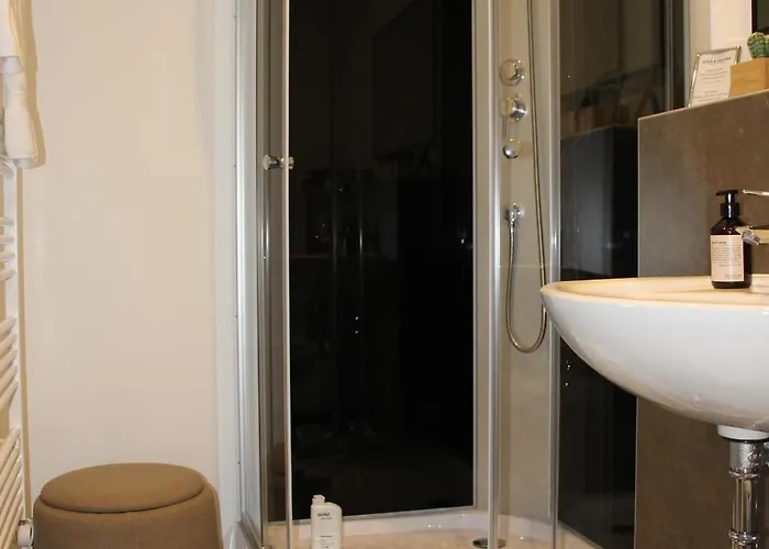 Gaestehaus Friedrichstrasse - Geraeumiges Mit Eigenem Bad *