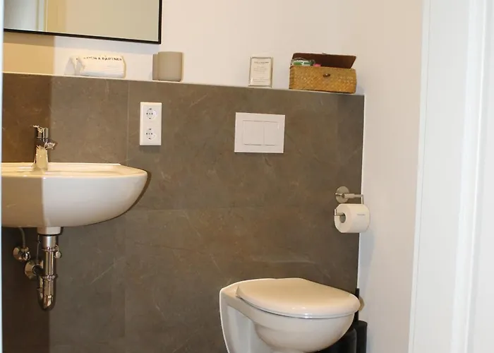 Gaestehaus Friedrichstrasse - Geraeumiges Mit Eigenem Bad Homestay