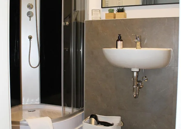 Gaestehaus Friedrichstrasse - Geraeumiges Mit Eigenem Bad *